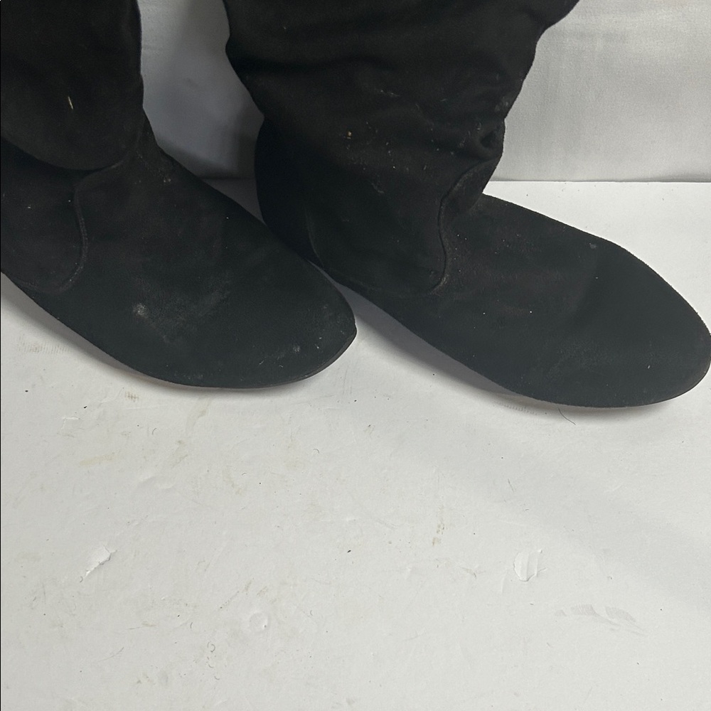 Elegant Black Over the Knee Boots In Size 8W - Picture 3 of 16